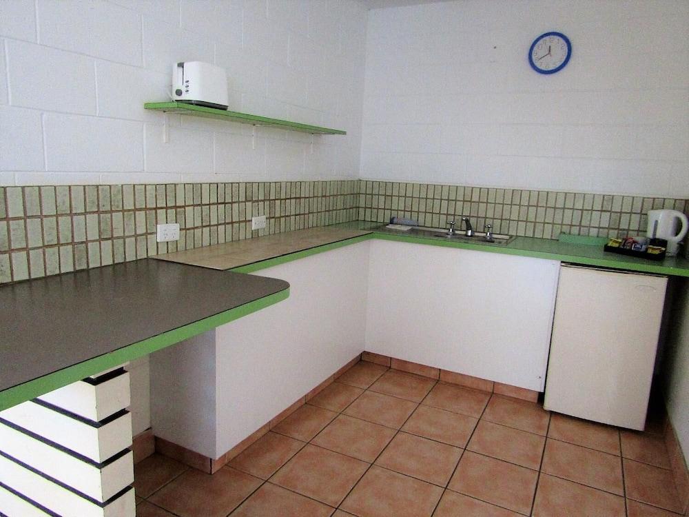 Nomads Airlie Beach (Adults Only) Экстерьер фото