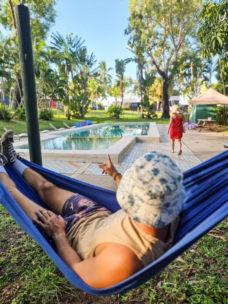 Nomads Airlie Beach (Adults Only) Экстерьер фото