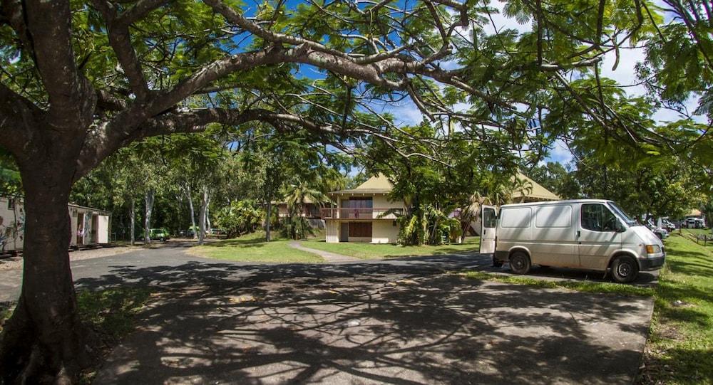 Nomads Airlie Beach (Adults Only) Экстерьер фото